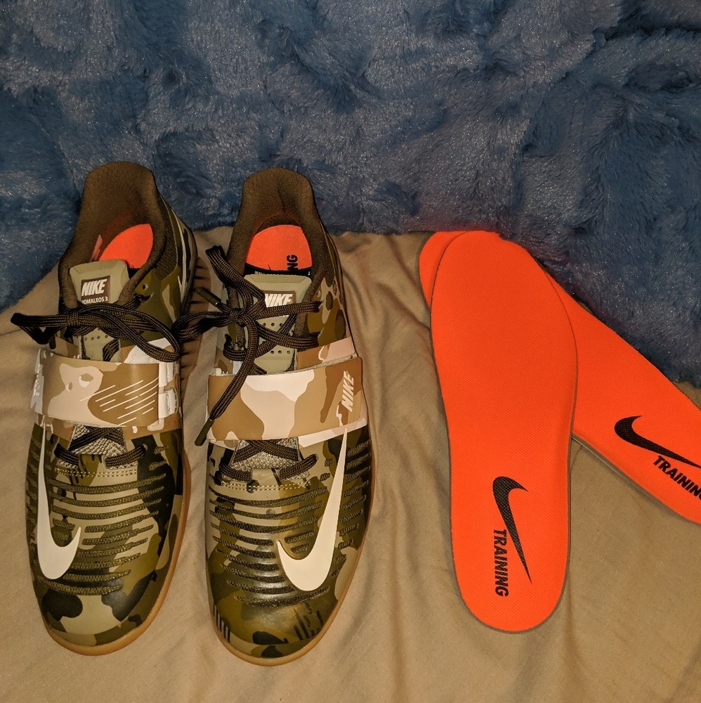 NWOT Nike Mens Camo Romaleos 3